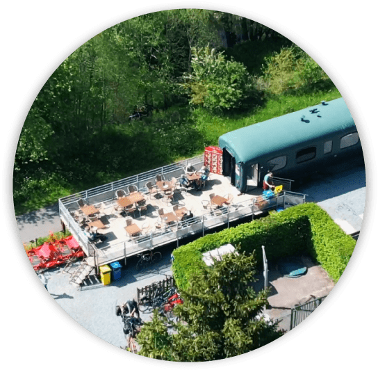 Die Terrasse von Railbike des Hautes Fagnes